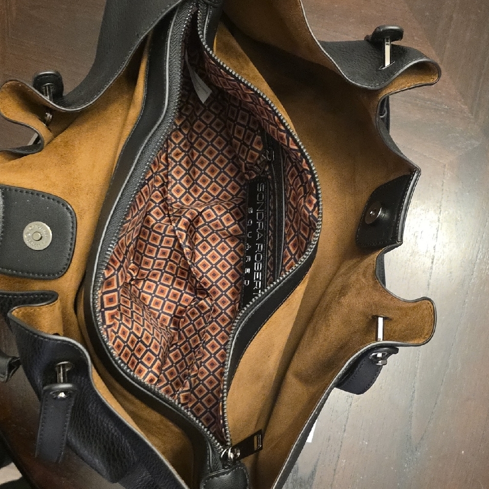 Sondra Roberts Elegant Black Tote - Picture 4 of 4